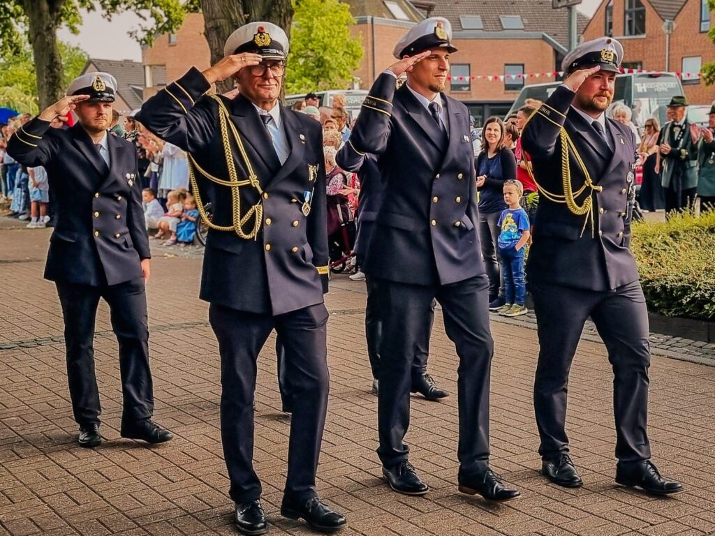Auch unser Marinezug folgte der Einladung der St. Josef Schützenbruderschaft Schelsen